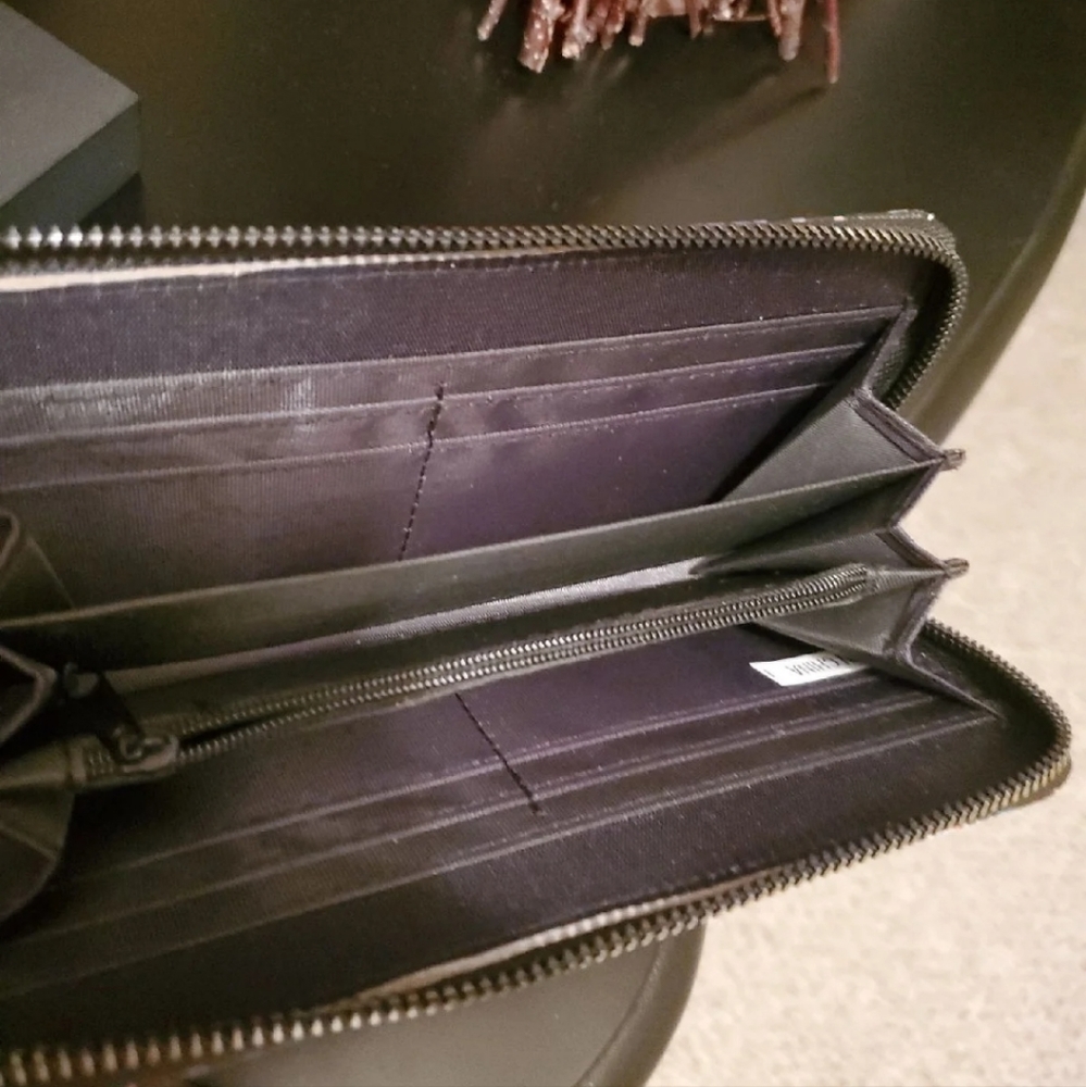 Zipper Wallet - Picture 3 of 3